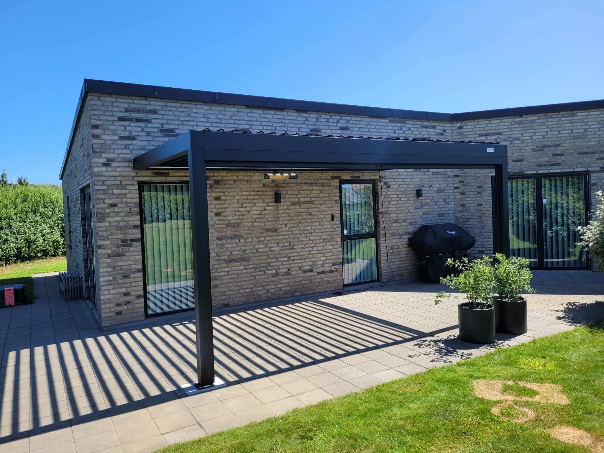 Entreprenør overdækning på terrasse